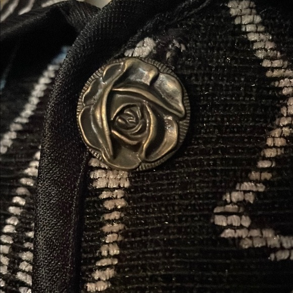 Black and White REVERSIBLE Floral Women's Stunning Jacket size Small NWT ✨ - Picture 13 of 14